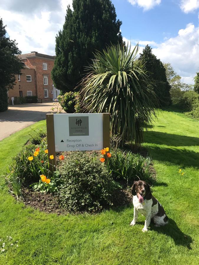 Highfield Park Hook (Hampshire) Exterior foto